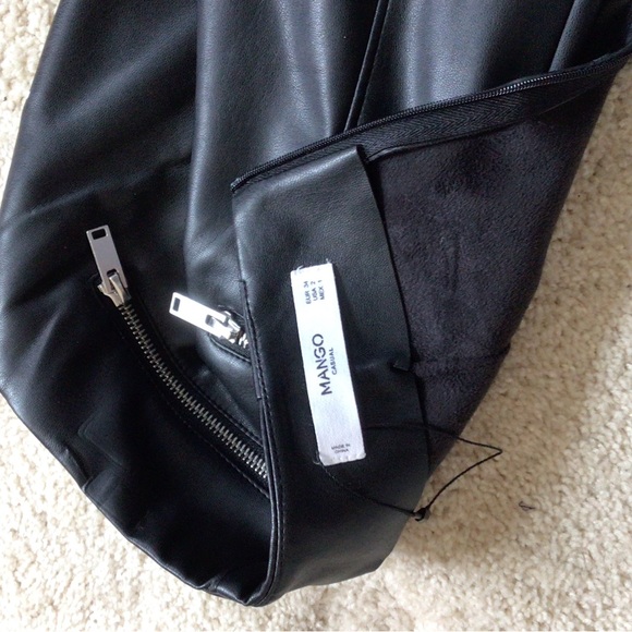 Womens faux leather black mini skirt. - Picture 3 of 3